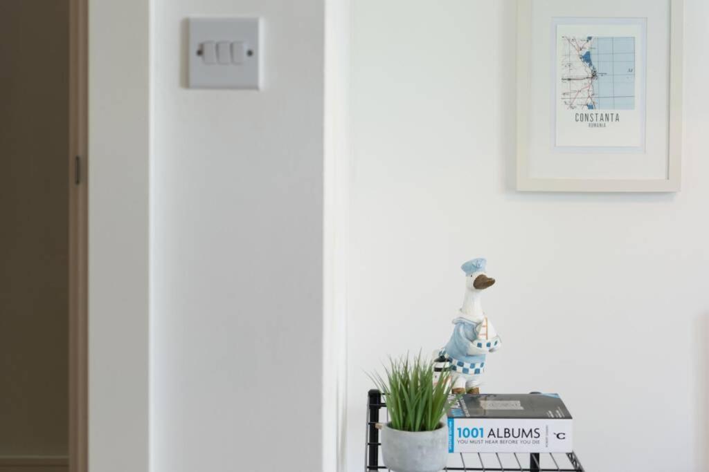 Quayside Apartment Poole Bagian luar foto