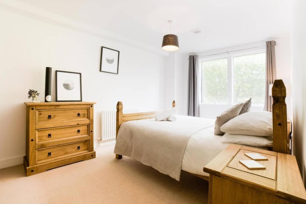 Quayside Apartment Poole Bagian luar foto